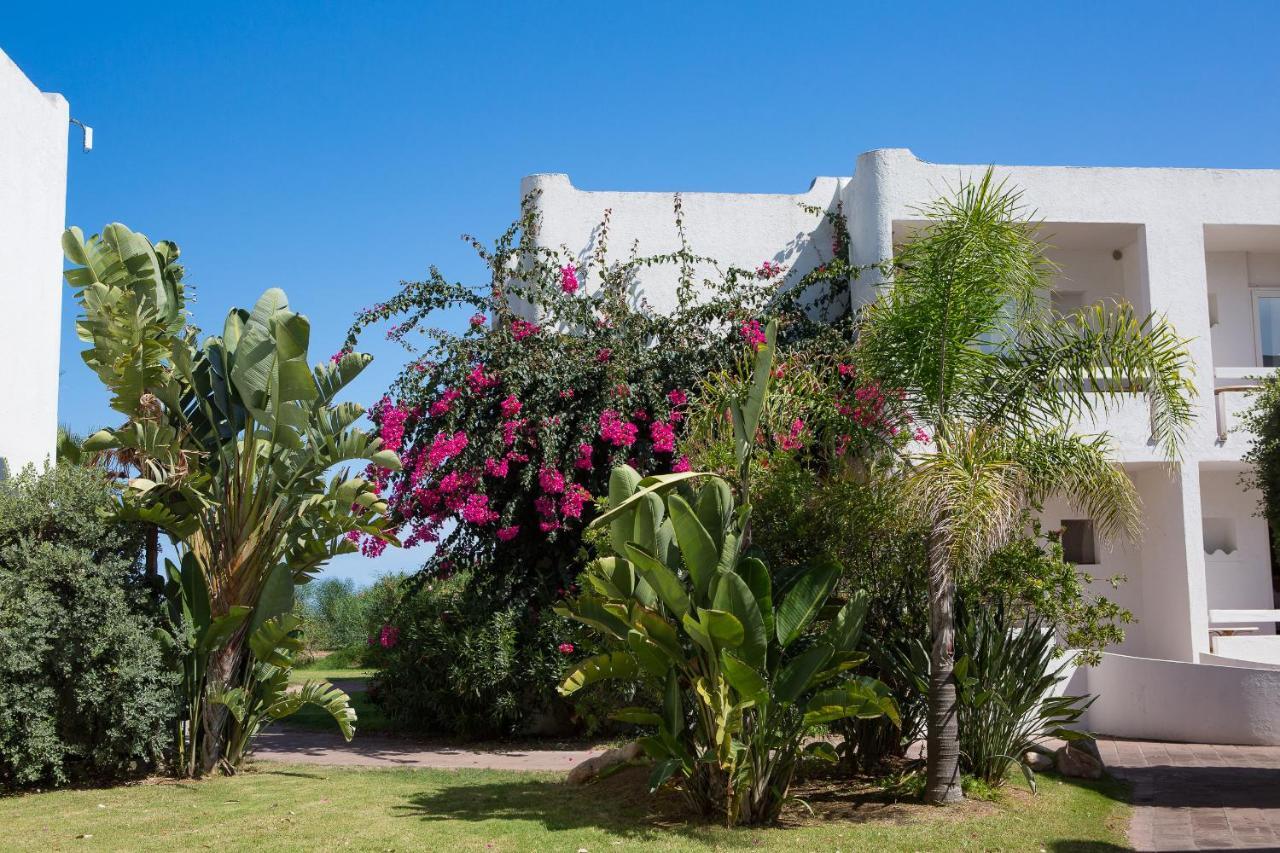 Hotel Flamingo Santa Margherita di Pula Exterior photo